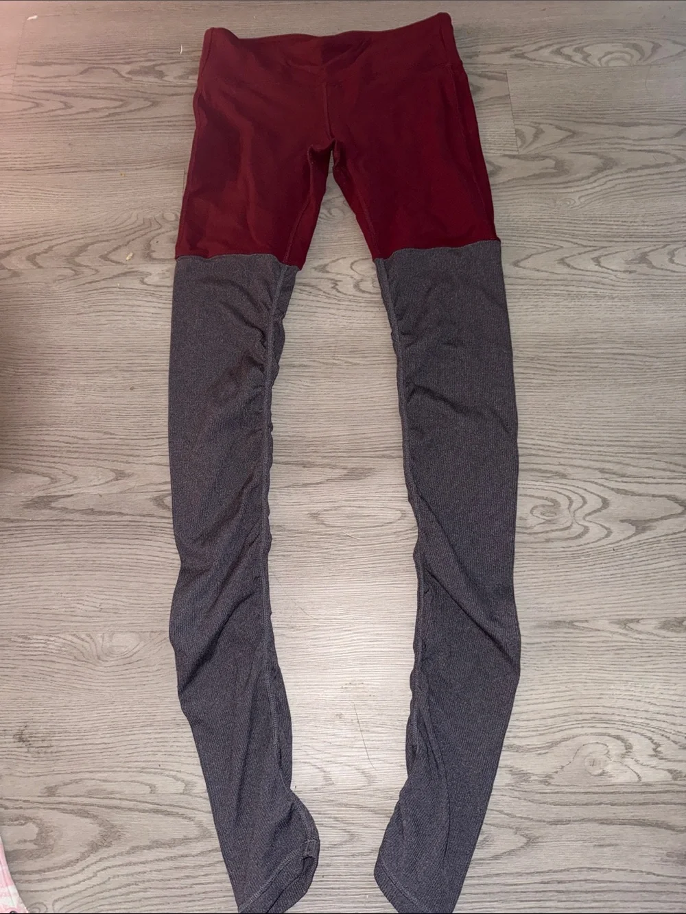 ALO Yoga Two-Tone yoga pants in Burgundy and Charcoal